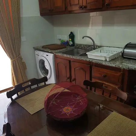 Cosy Close To The Airport And To The Sea 公寓